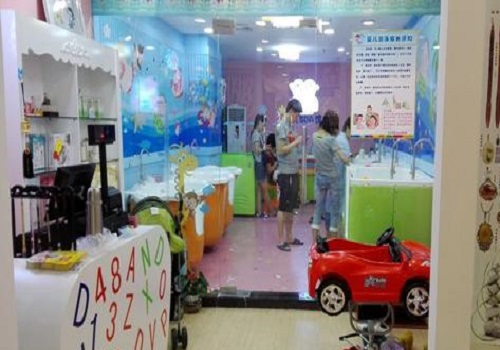 康妈贝比婴儿游泳馆